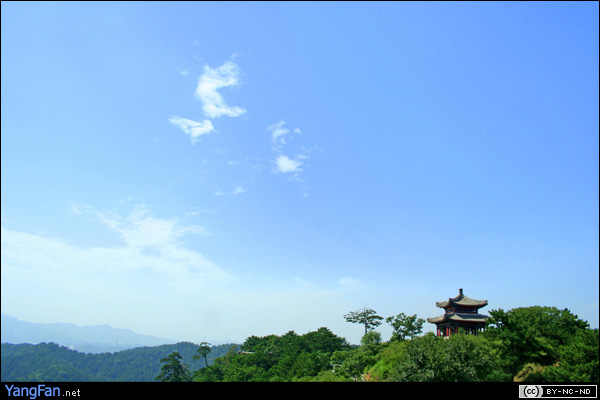 避暑山庄·二马道上观四面云山亭